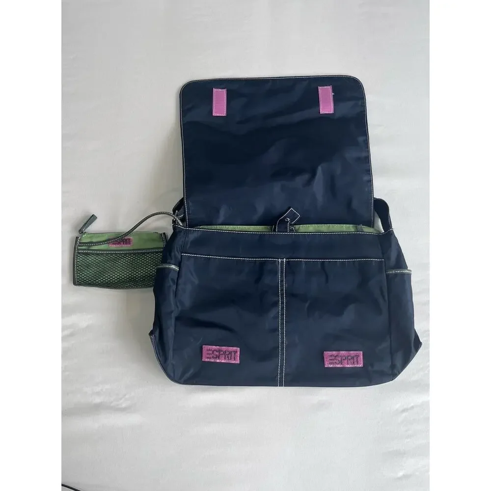 Esprit Vintage Medium Nylon Messenger Bag Close w/ Green interior